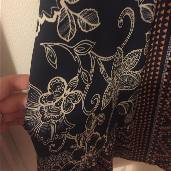 Off the shoulder flowy dress - Picture 3 of 6